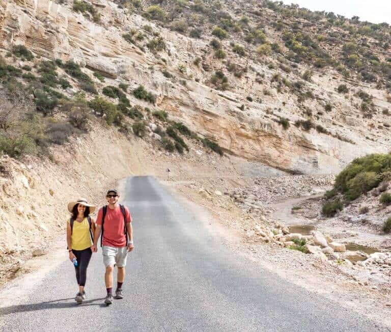 agadir-hiking-road-couple